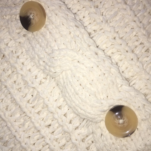 Button Down Chunky Knit Cardigan - Picture 10 of 11